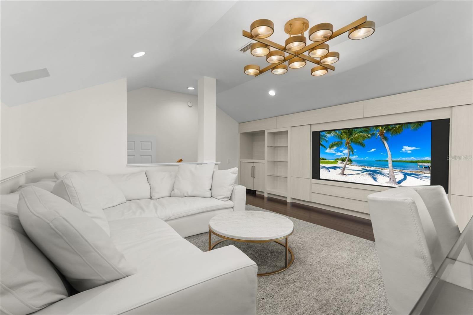 A4690949 Property Photo