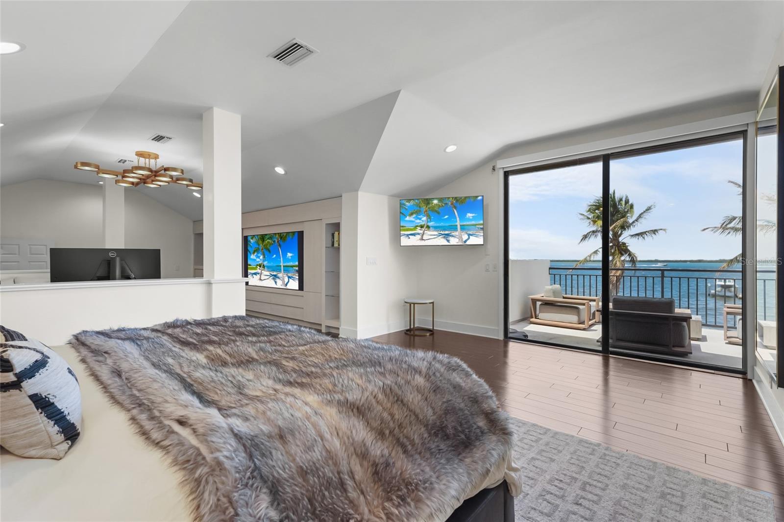 A4690949 Property Photo