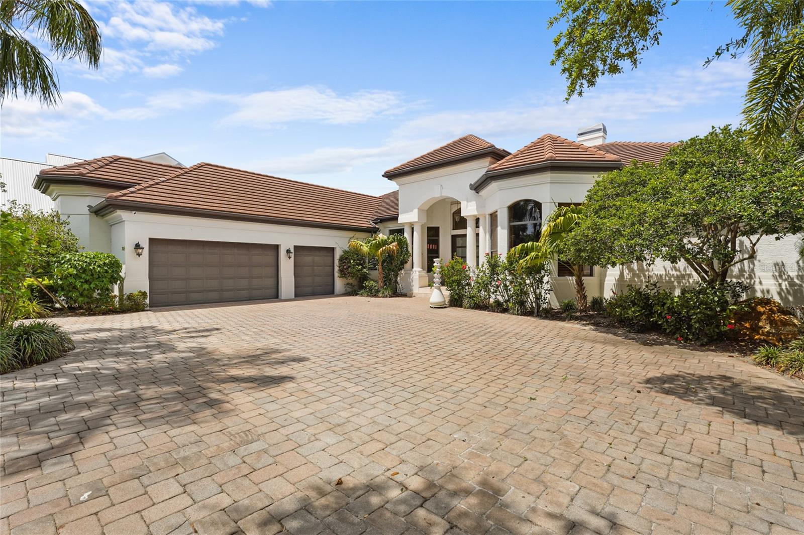 A4690949 Property Photo