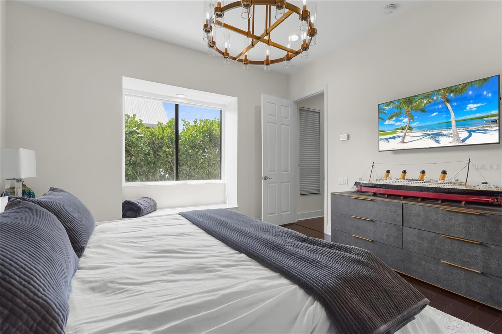A4690949 Property Photo