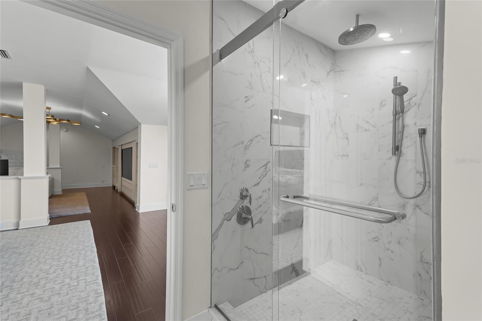 A4690949 Property Photo