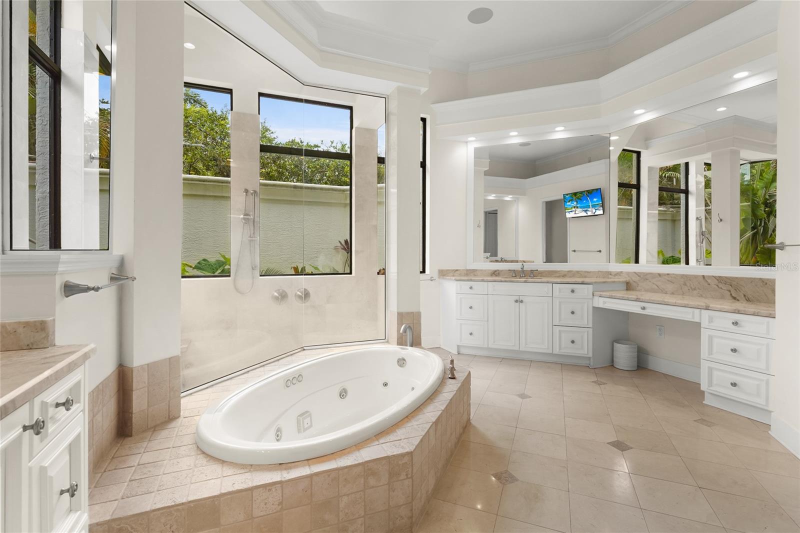 A4690949 Property Photo