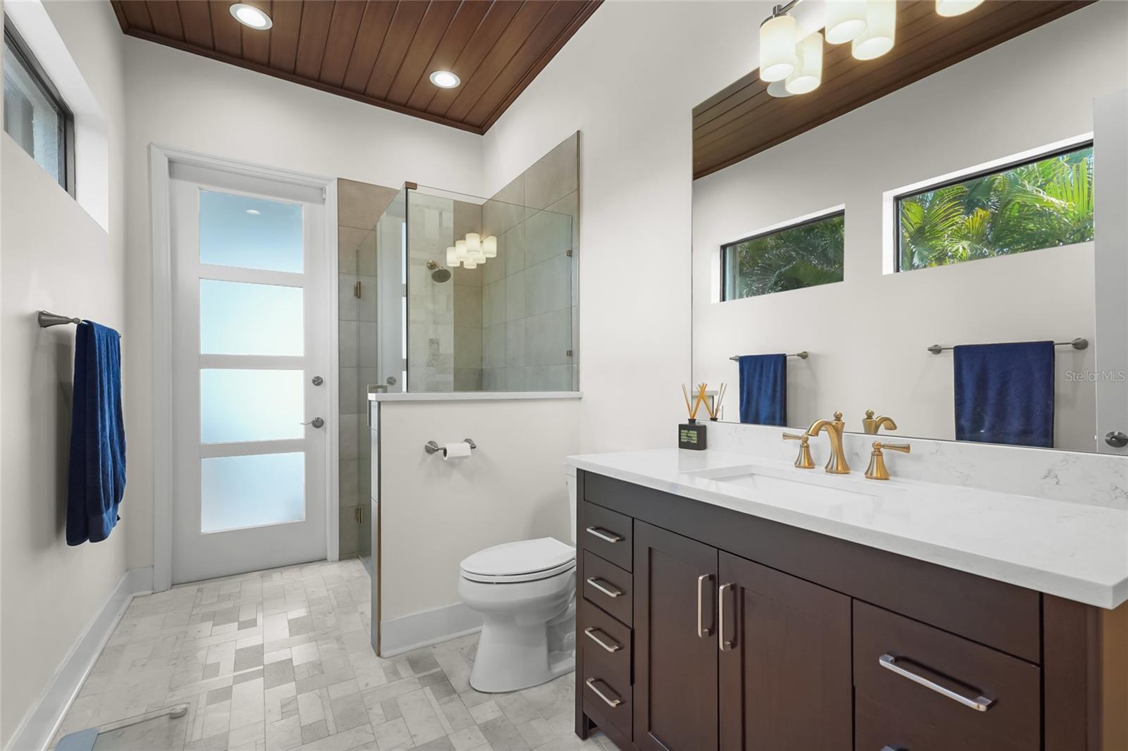 A4690949 Property Photo