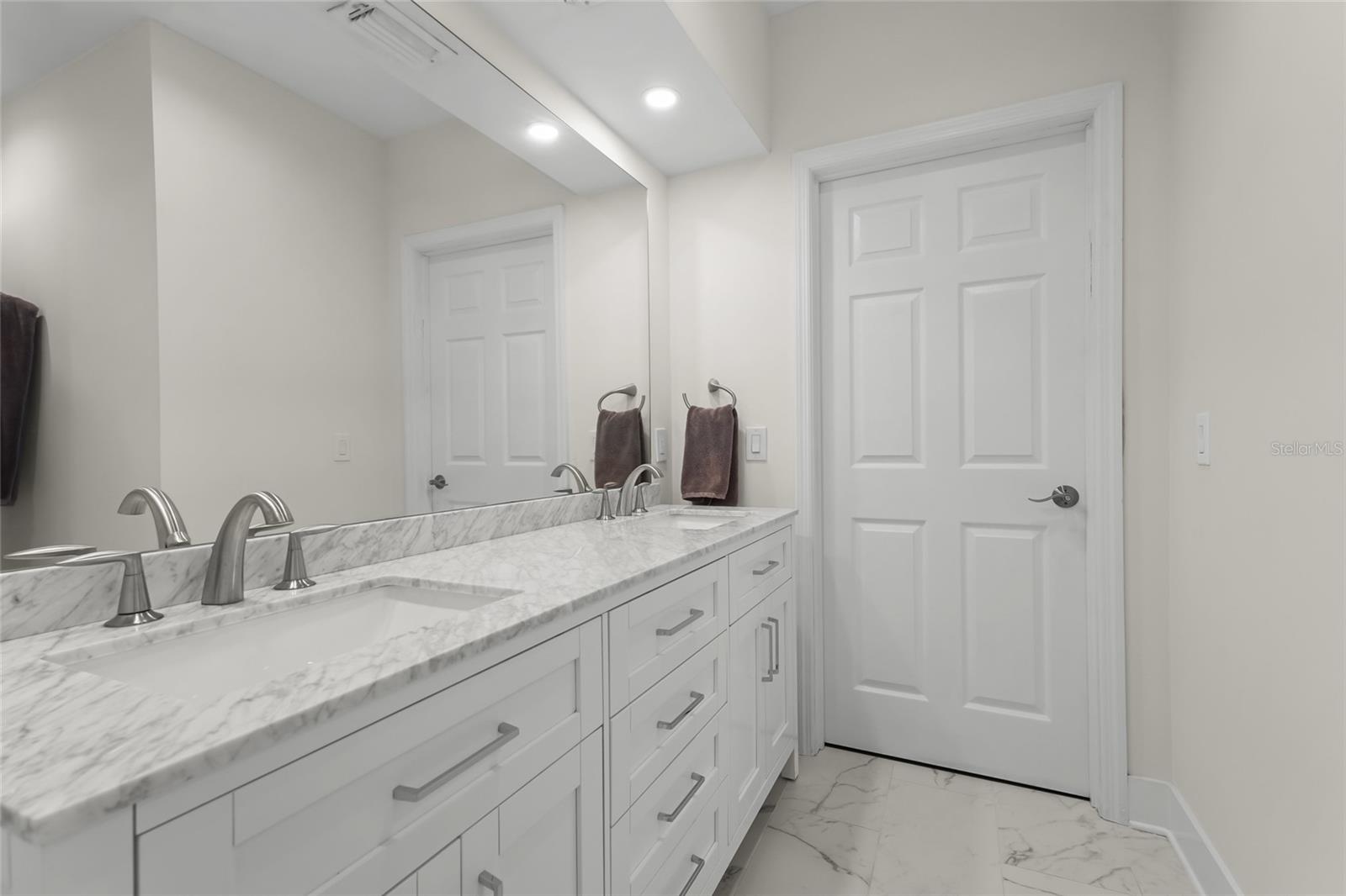 A4690949 Property Photo