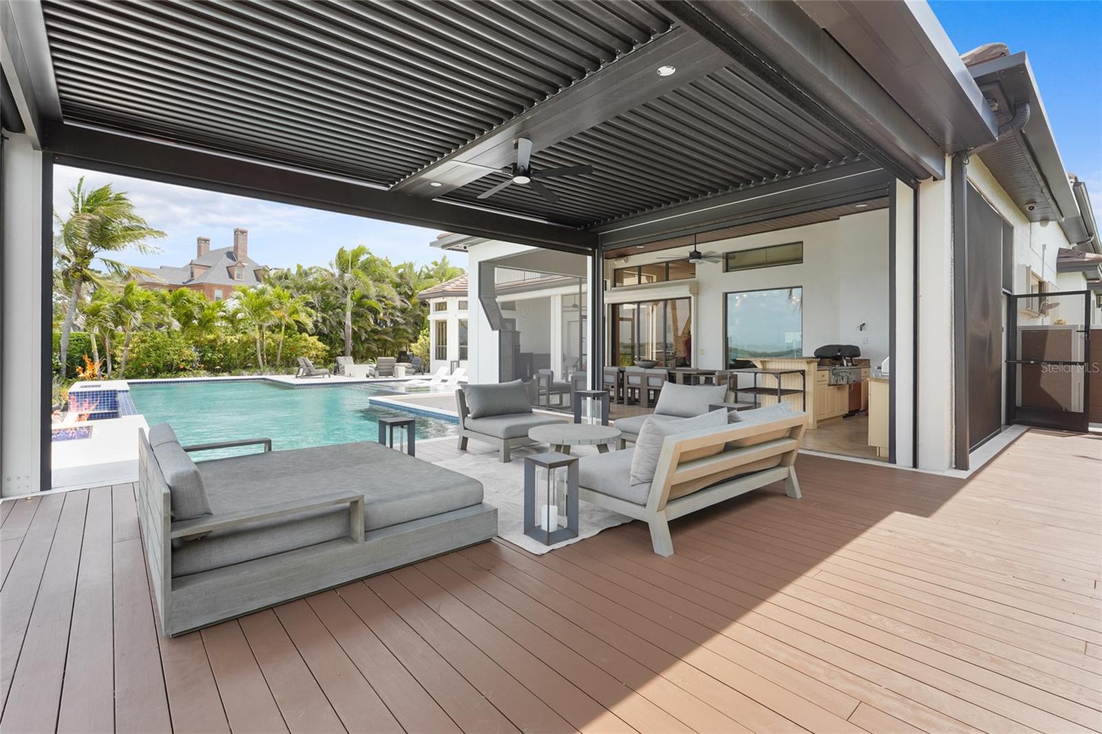 A4690949 Property Photo