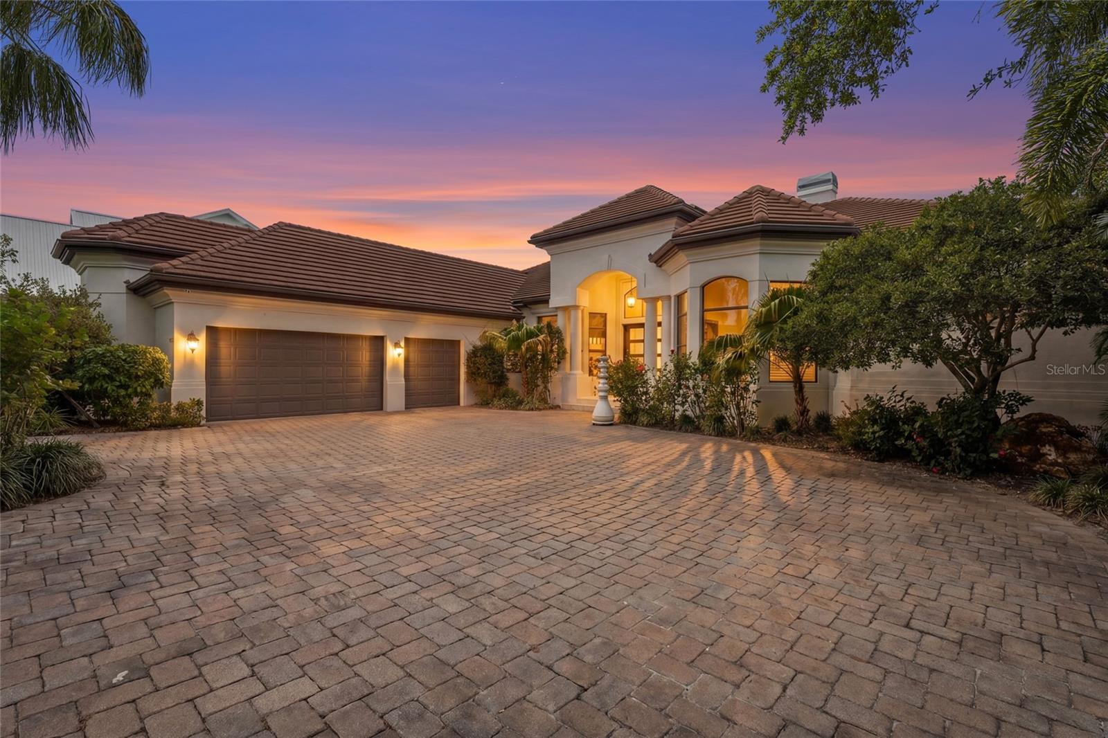A4690949 Property Photo