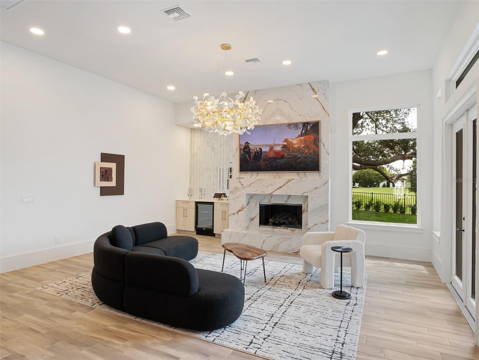 O6401757 Property Photo