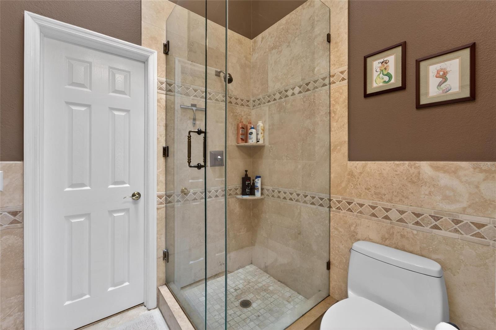 TB8501097 Property Photo