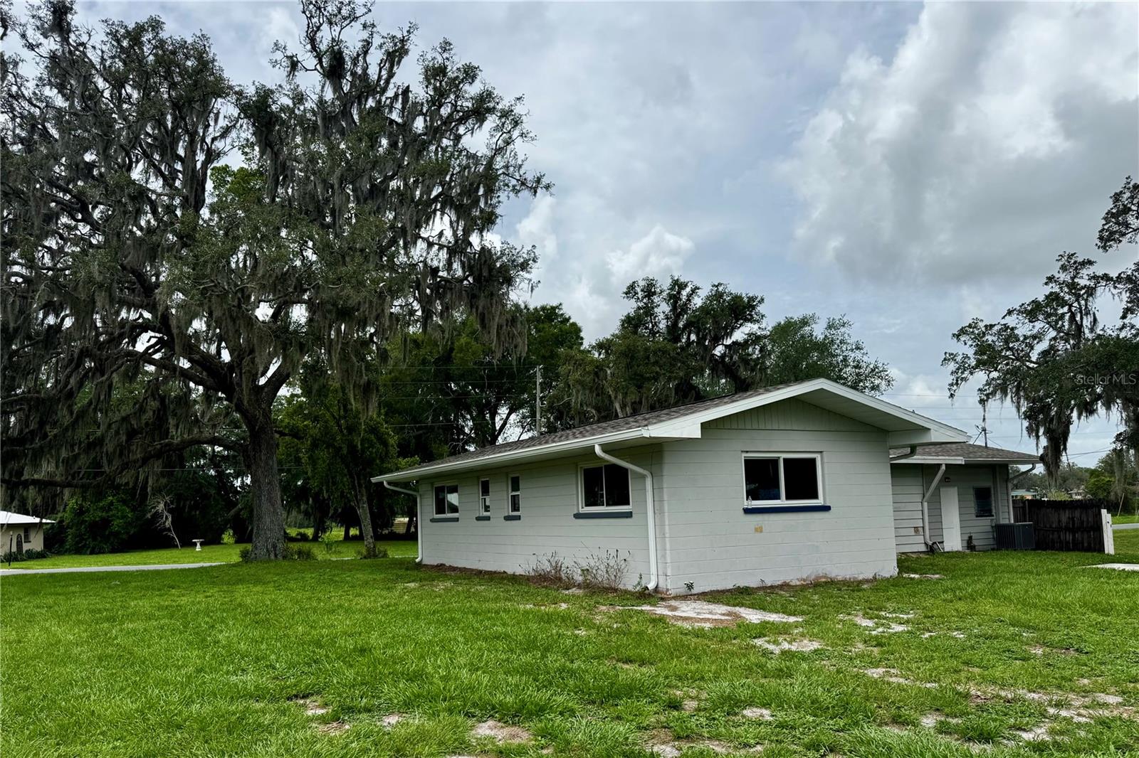 W7885214 Property Photo
