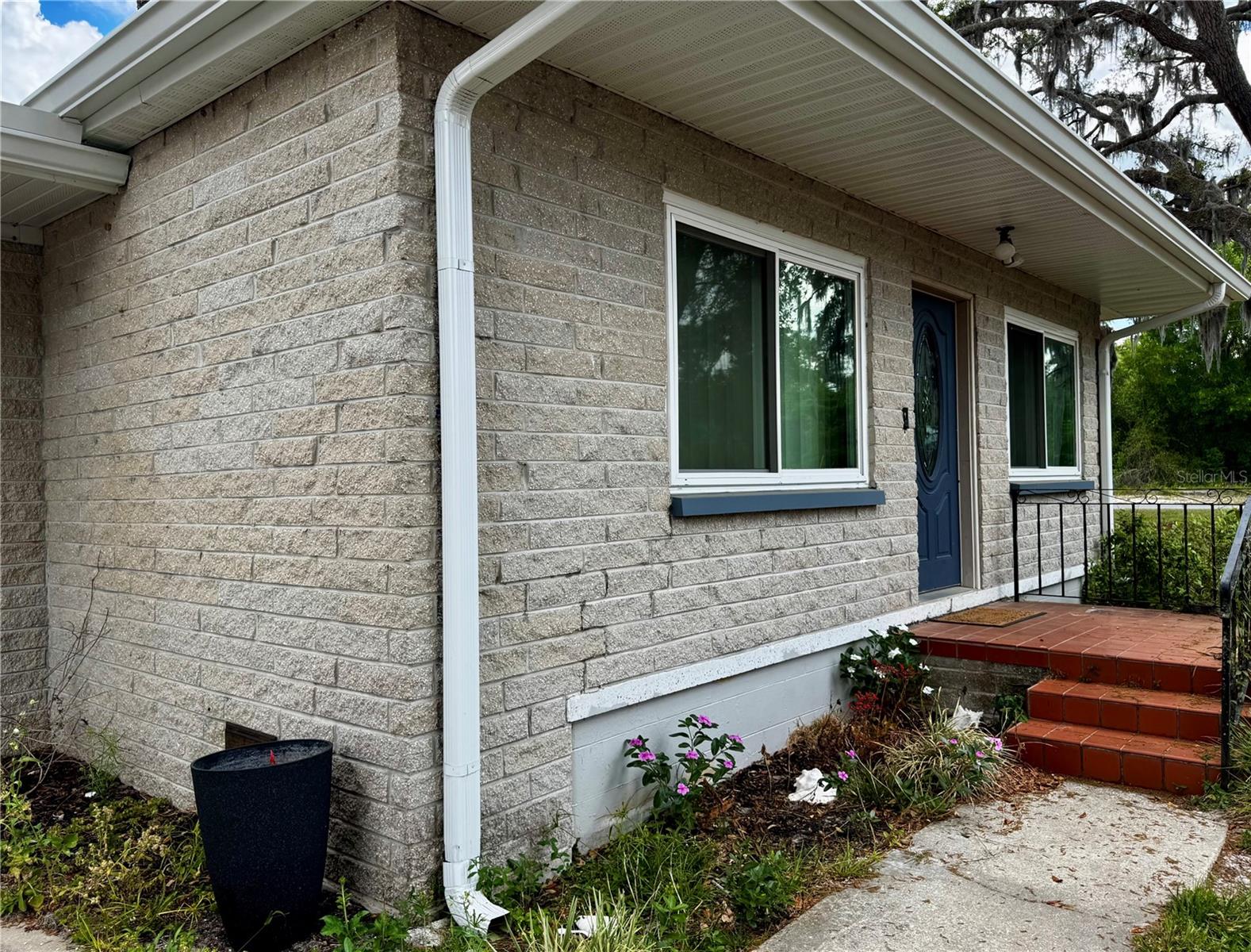 W7885214 Property Photo