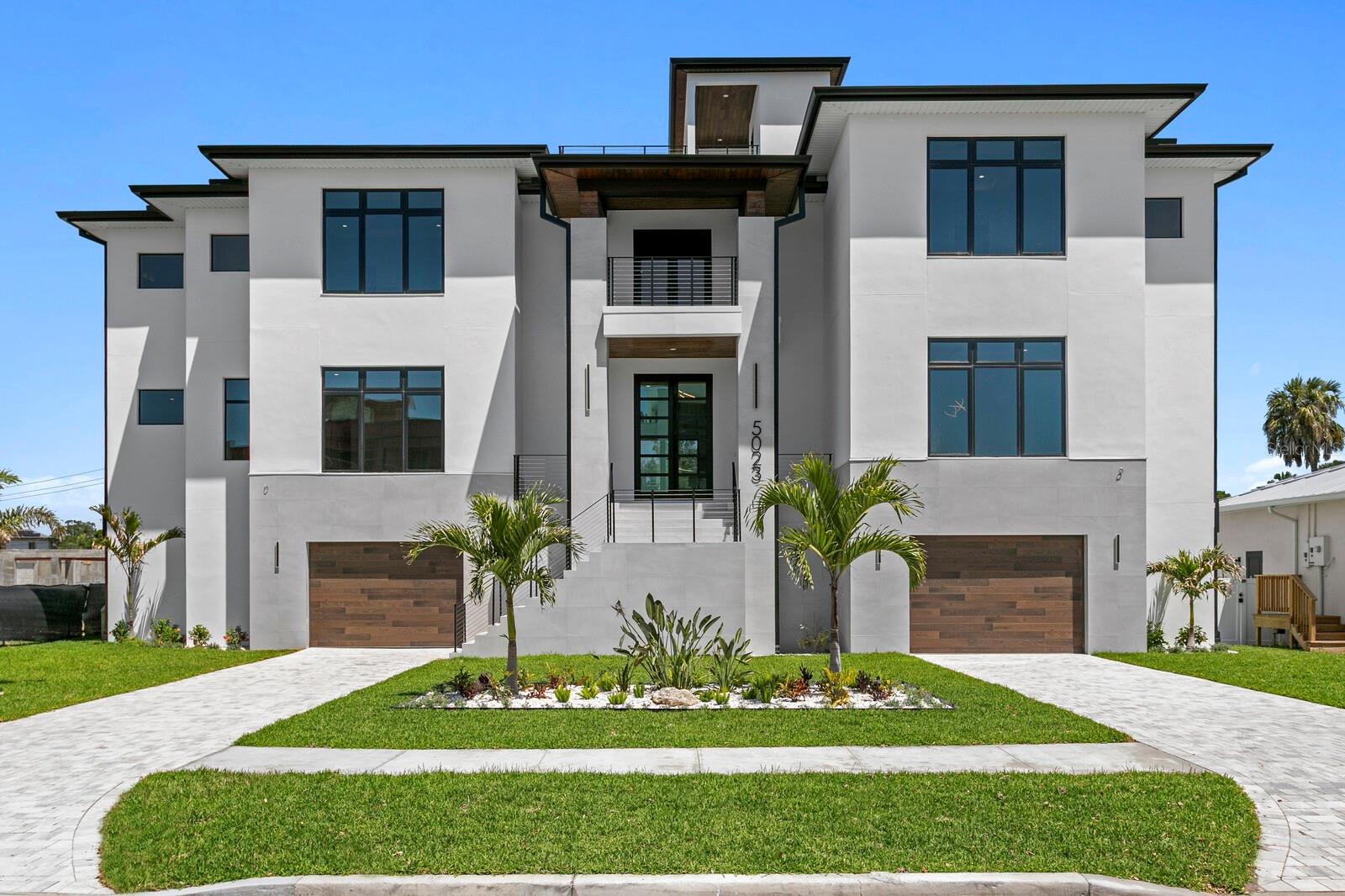 TB8502442 Property Photo