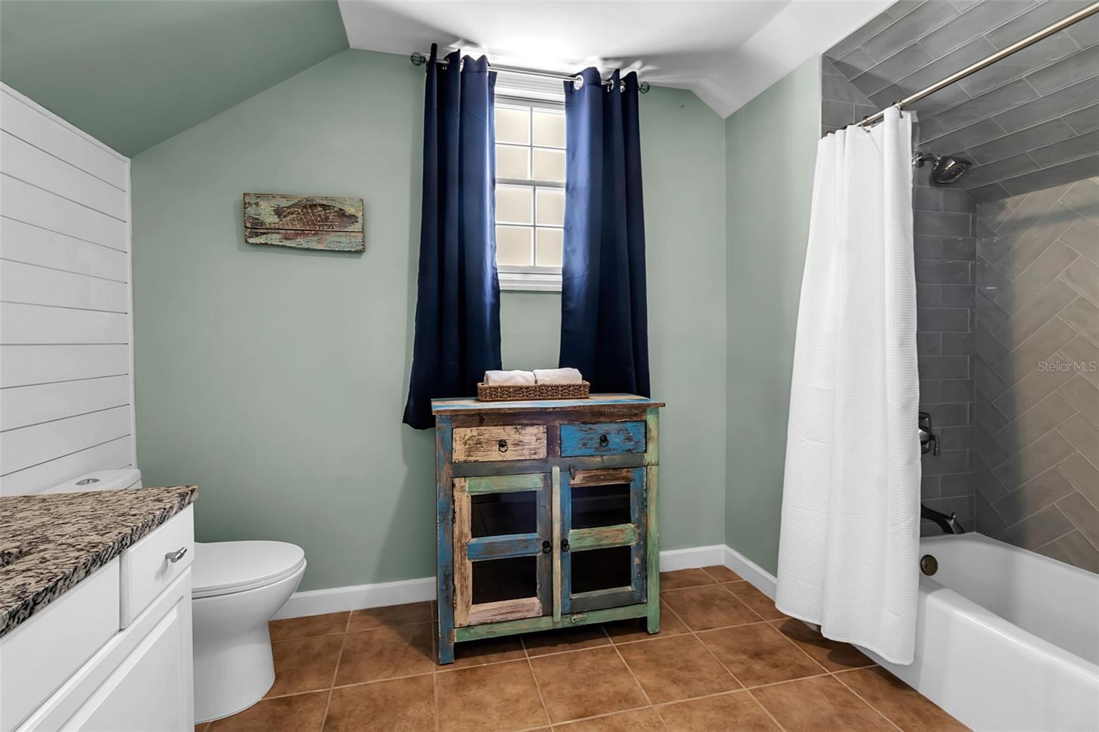 A4691664 Property Photo