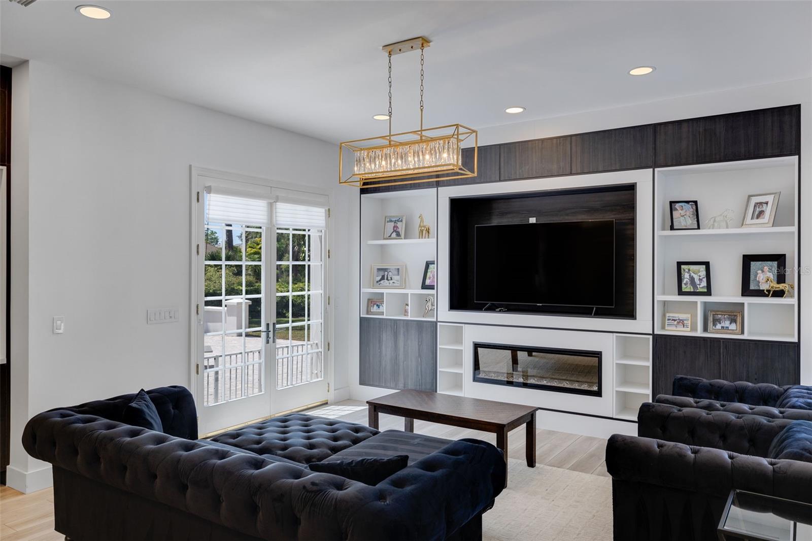 A4691789 Property Photo
