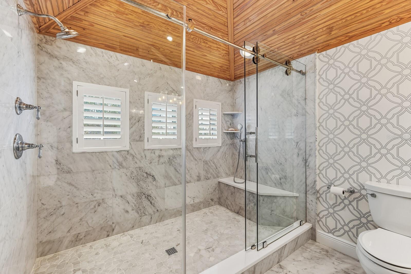 D6147259 Property Photo