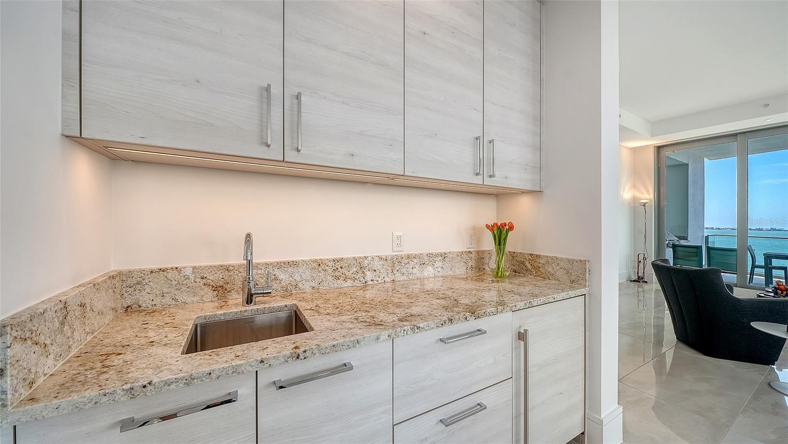 A4692009 Property Photo