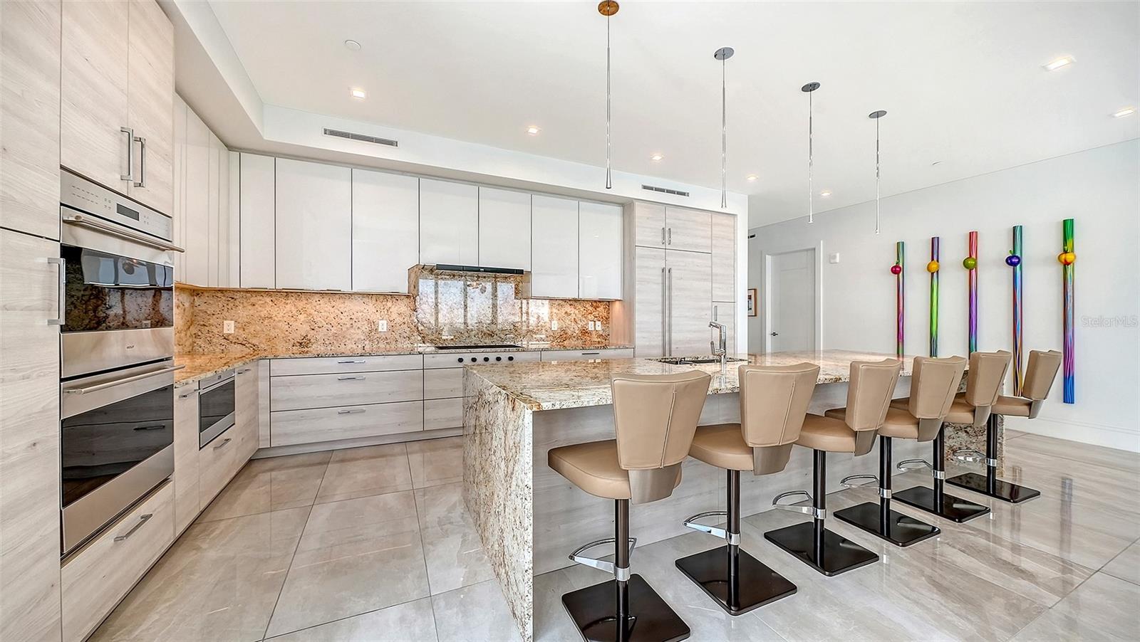 A4692009 Property Photo