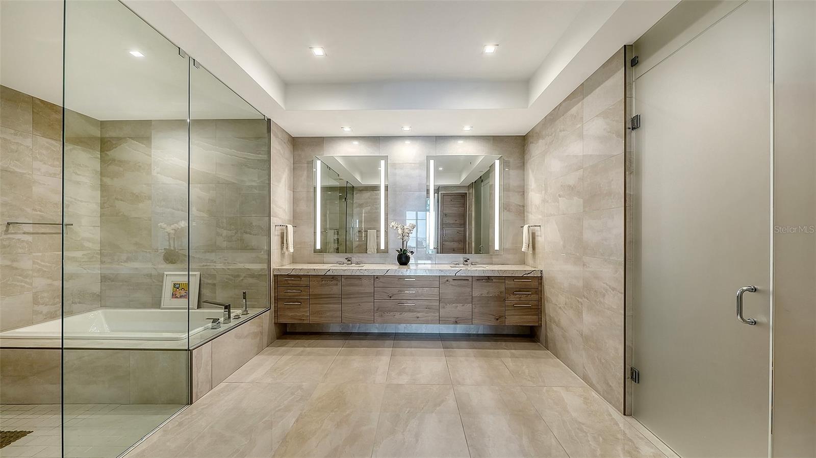 A4692009 Property Photo