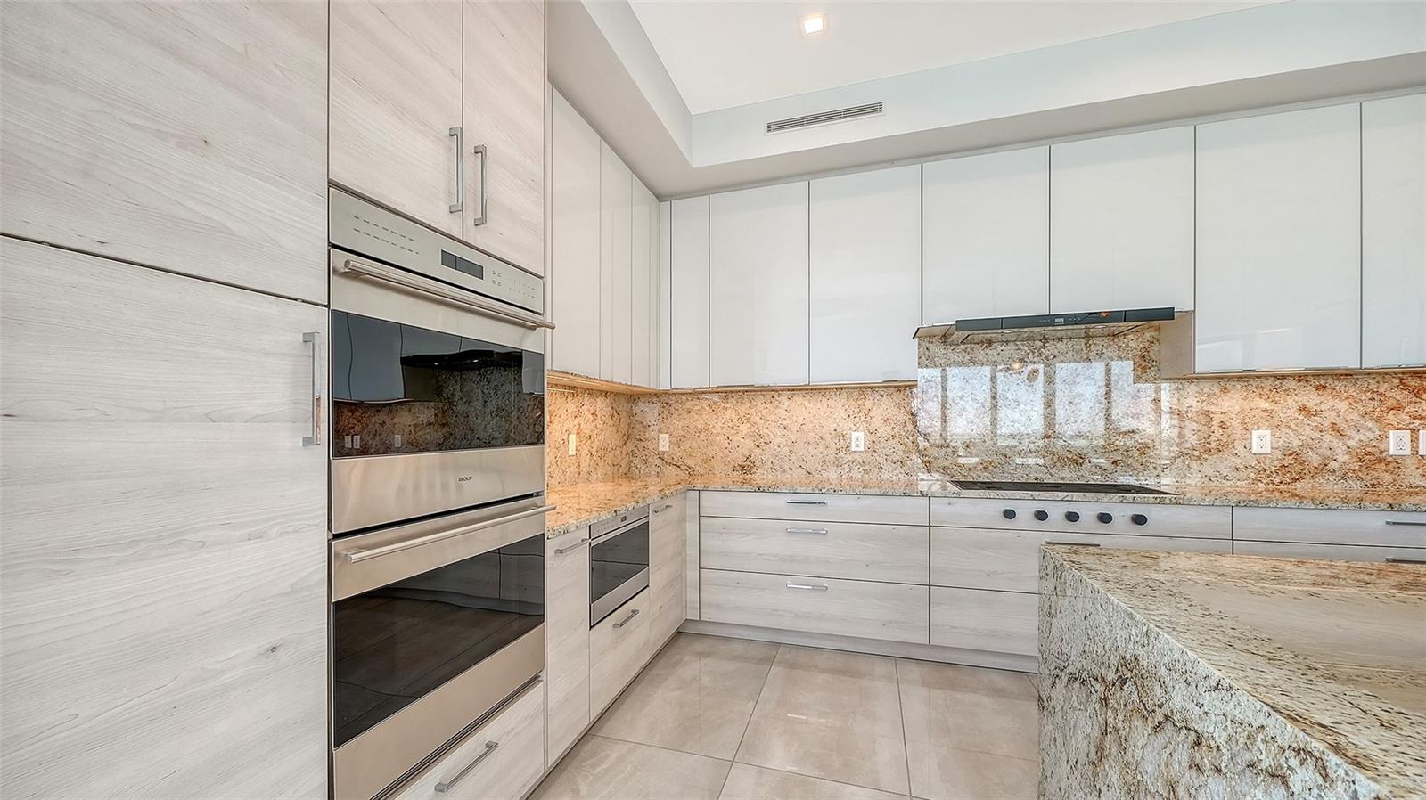 A4692009 Property Photo