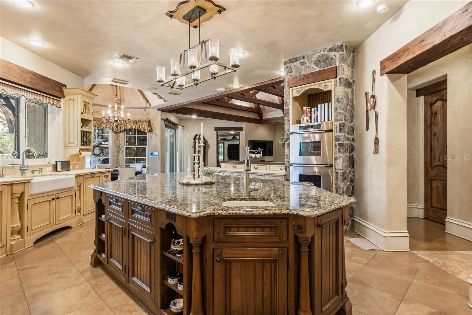 O6403834 Property Photo