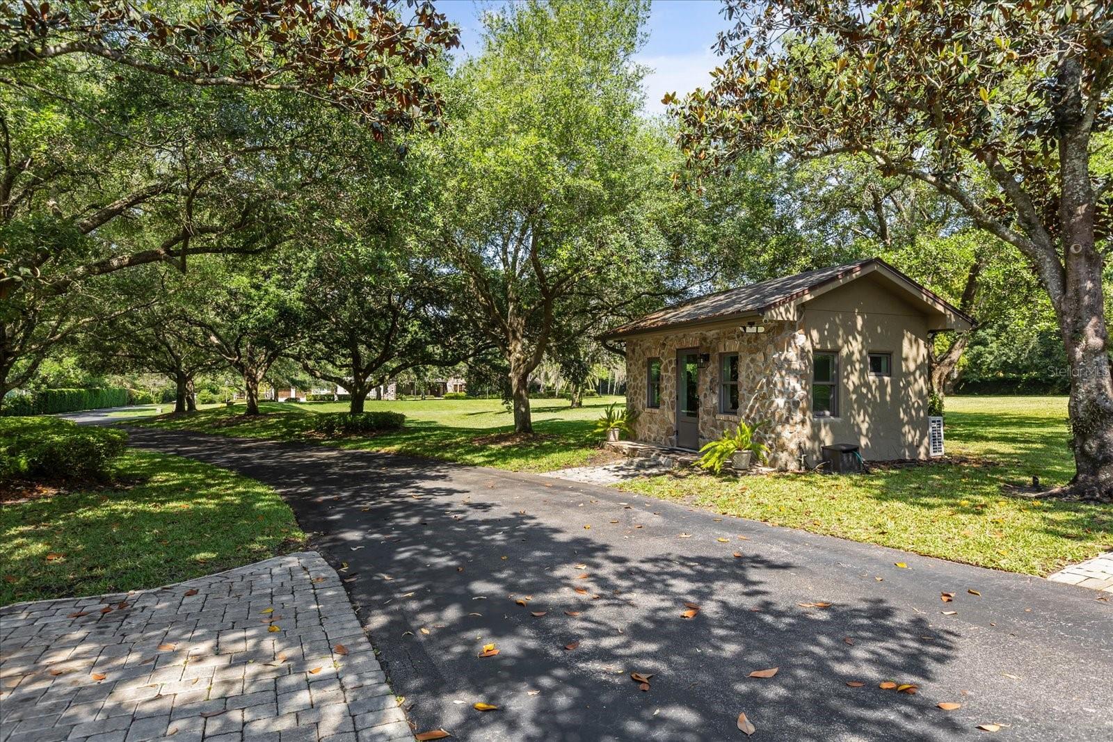 O6403834 Property Photo