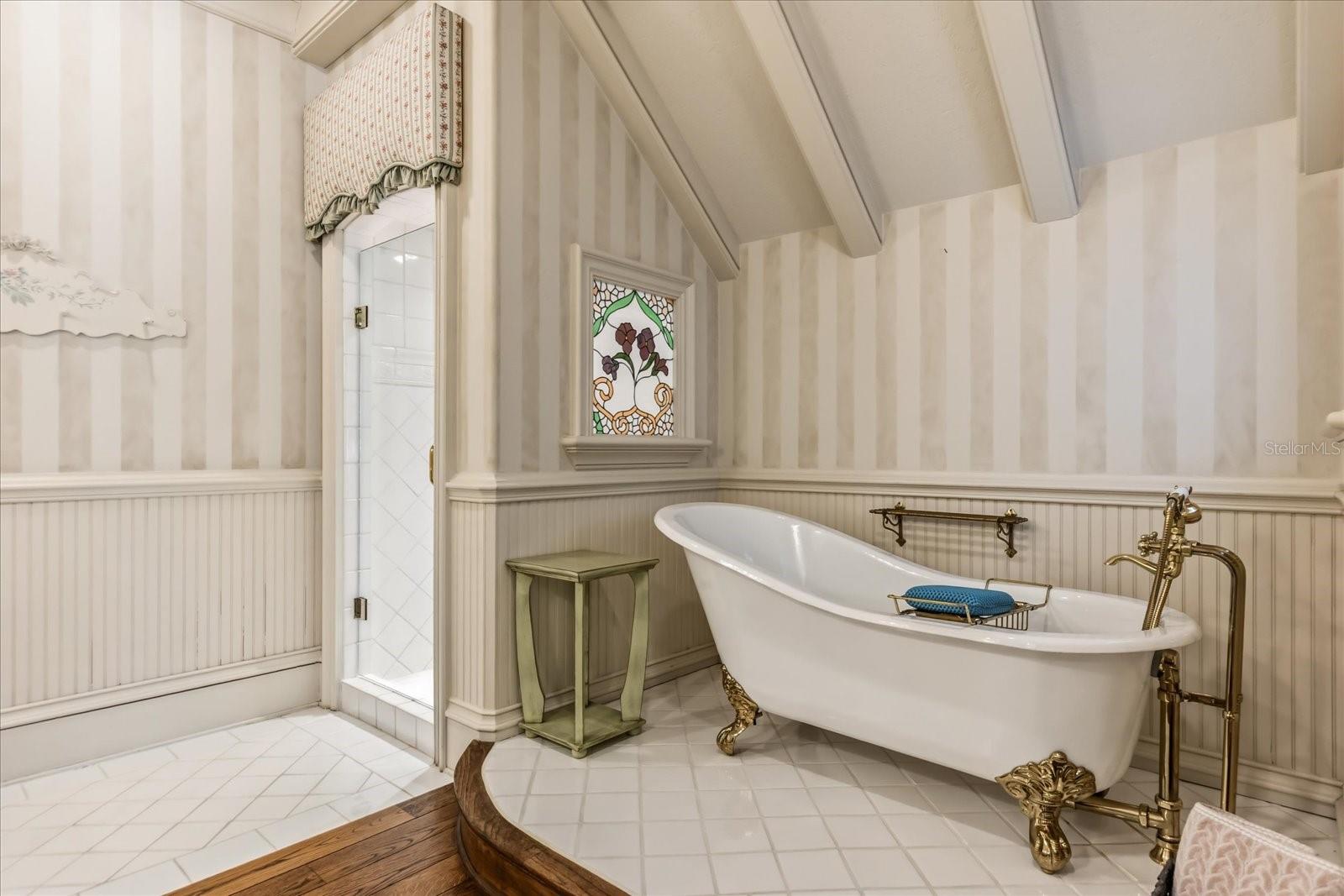 O6403834 Property Photo