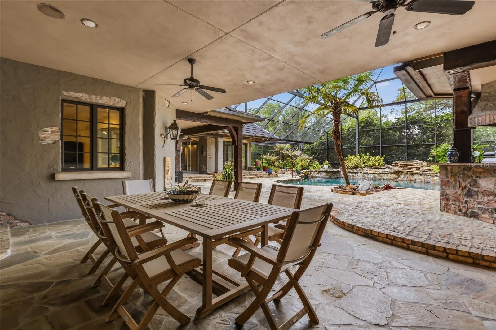 O6403834 Property Photo