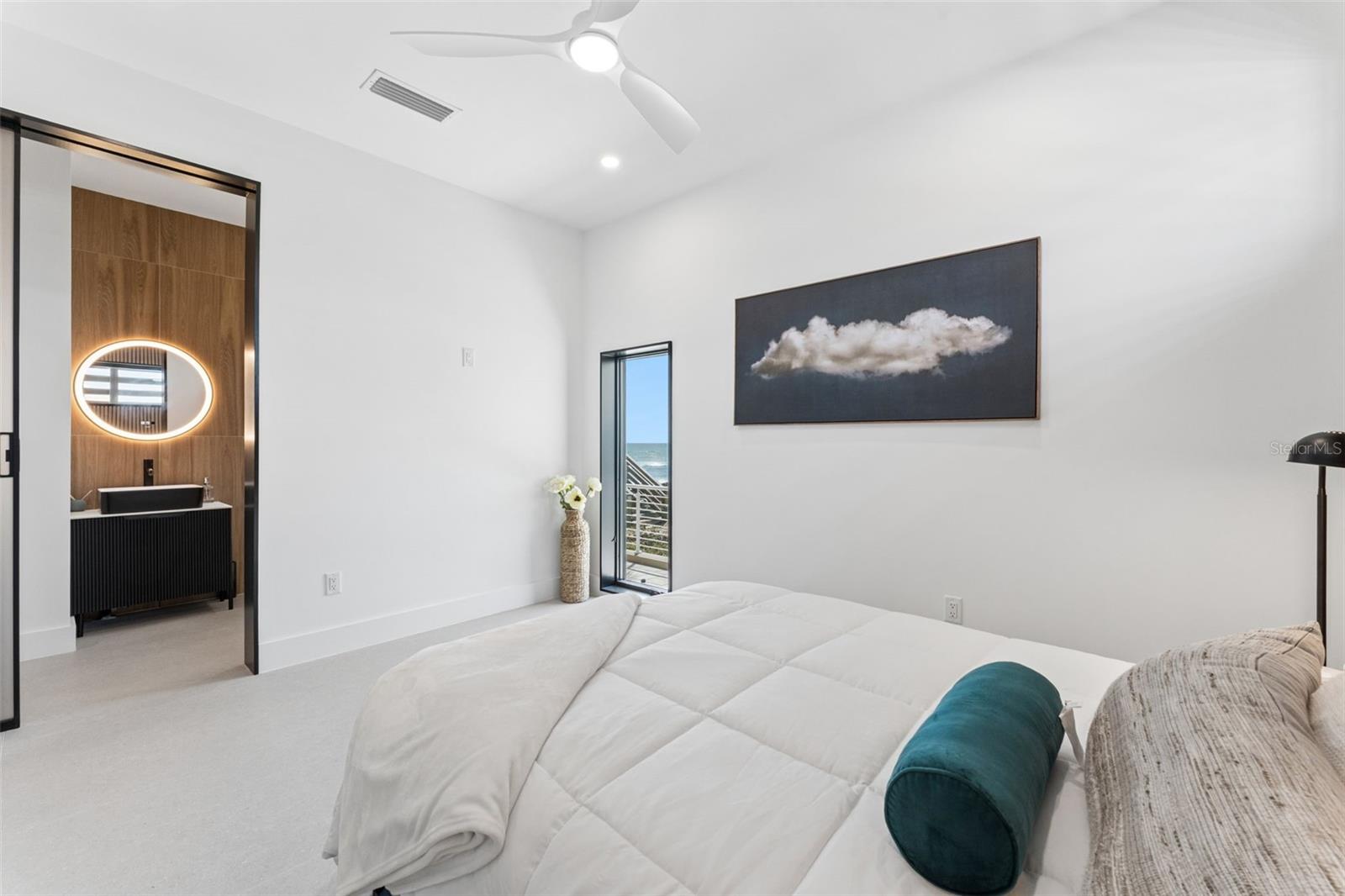 O6404260 Property Photo