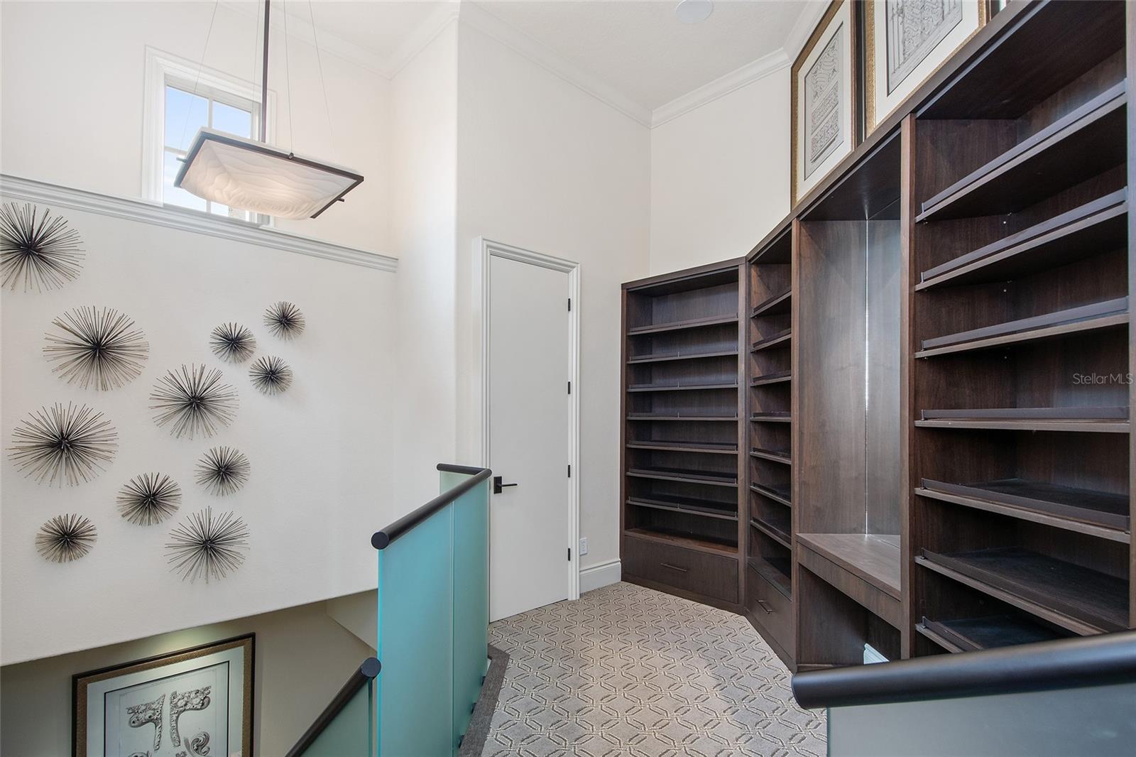 O6404415 Property Photo
