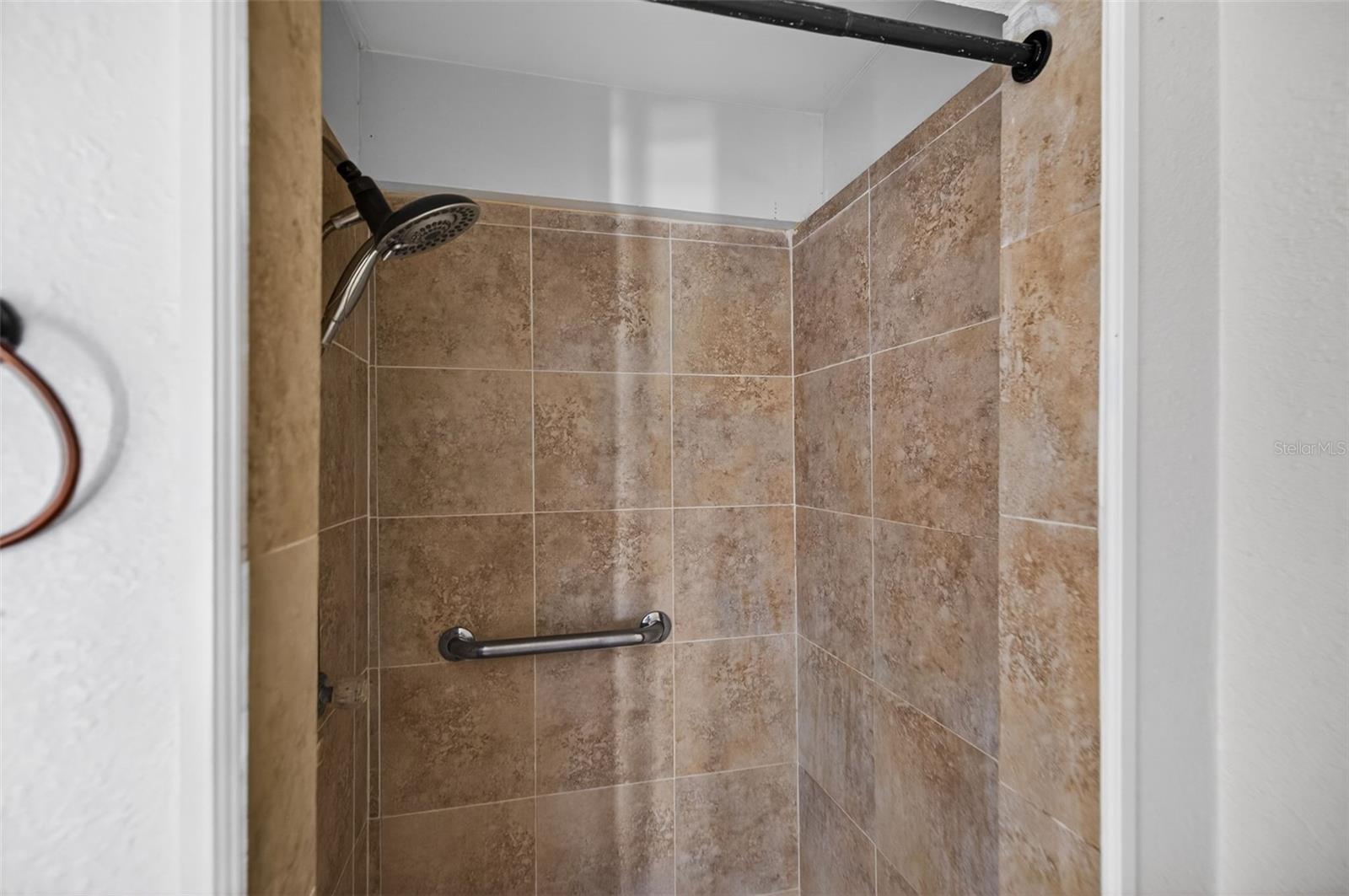 TB8504794 Property Photo