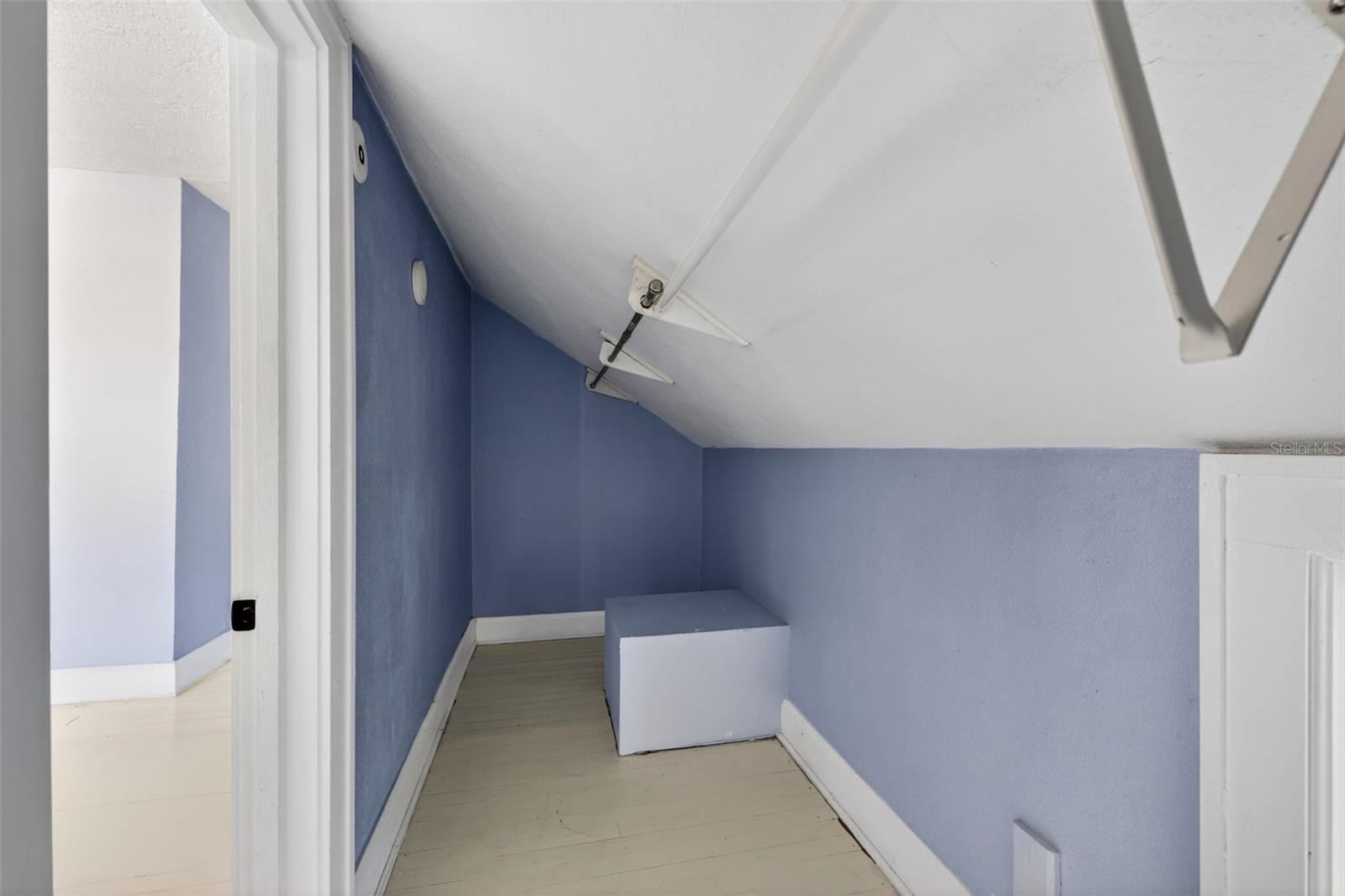 TB8504794 Property Photo
