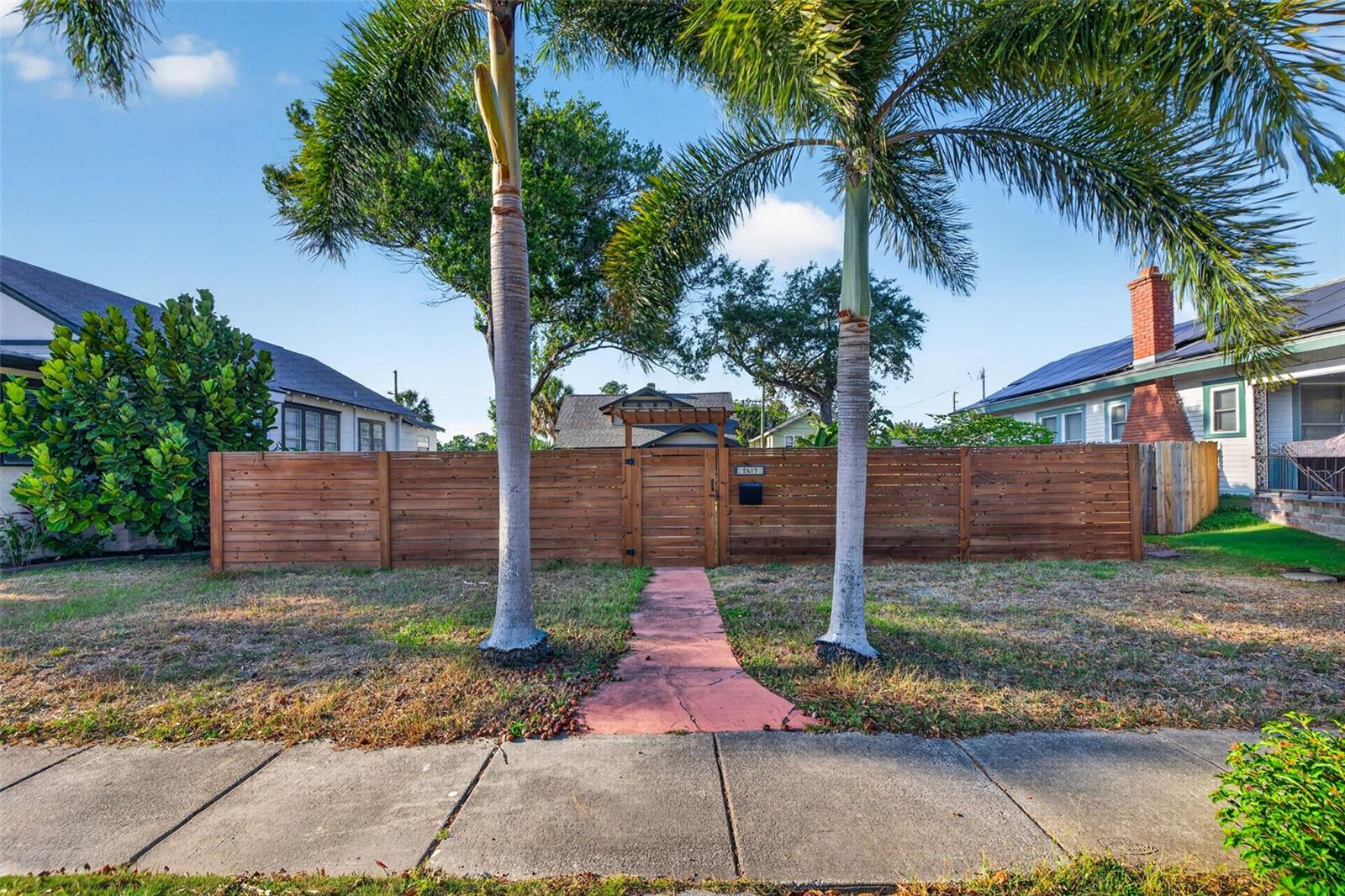 TB8504794 Property Photo