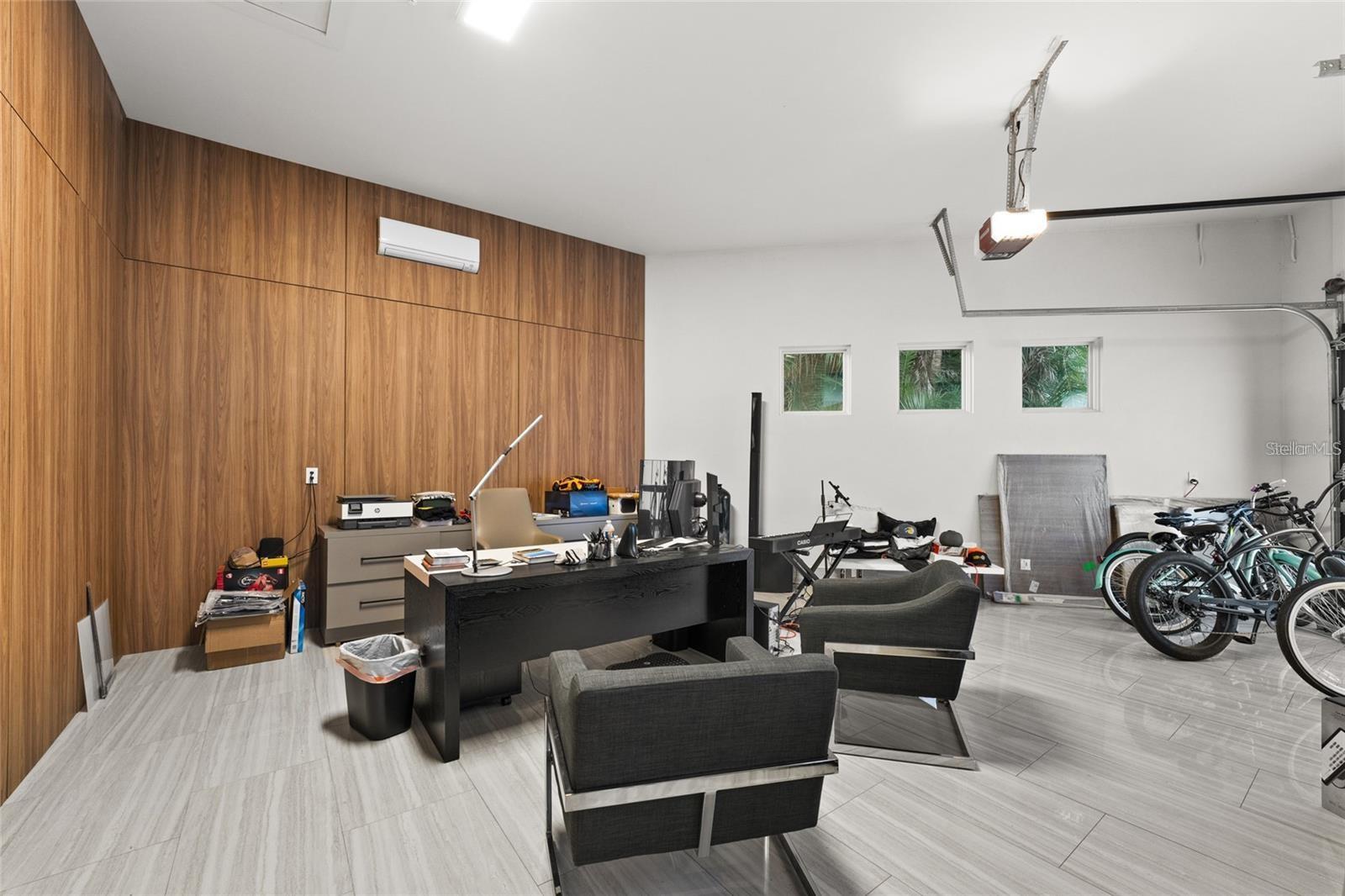 O6404587 Property Photo