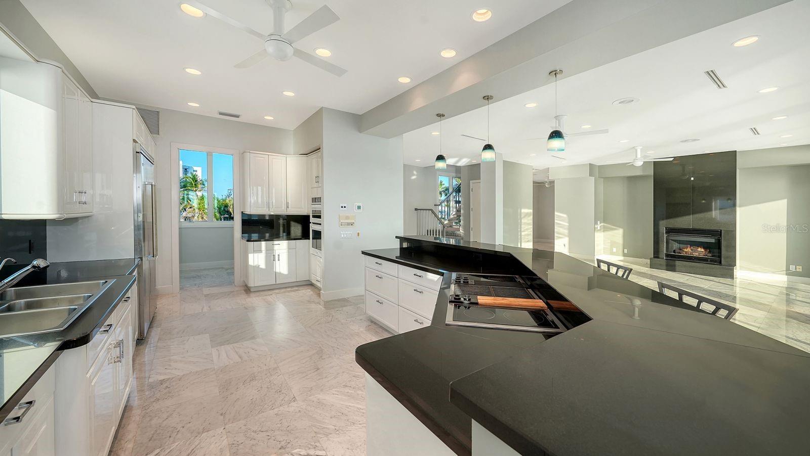 A4692471 Property Photo
