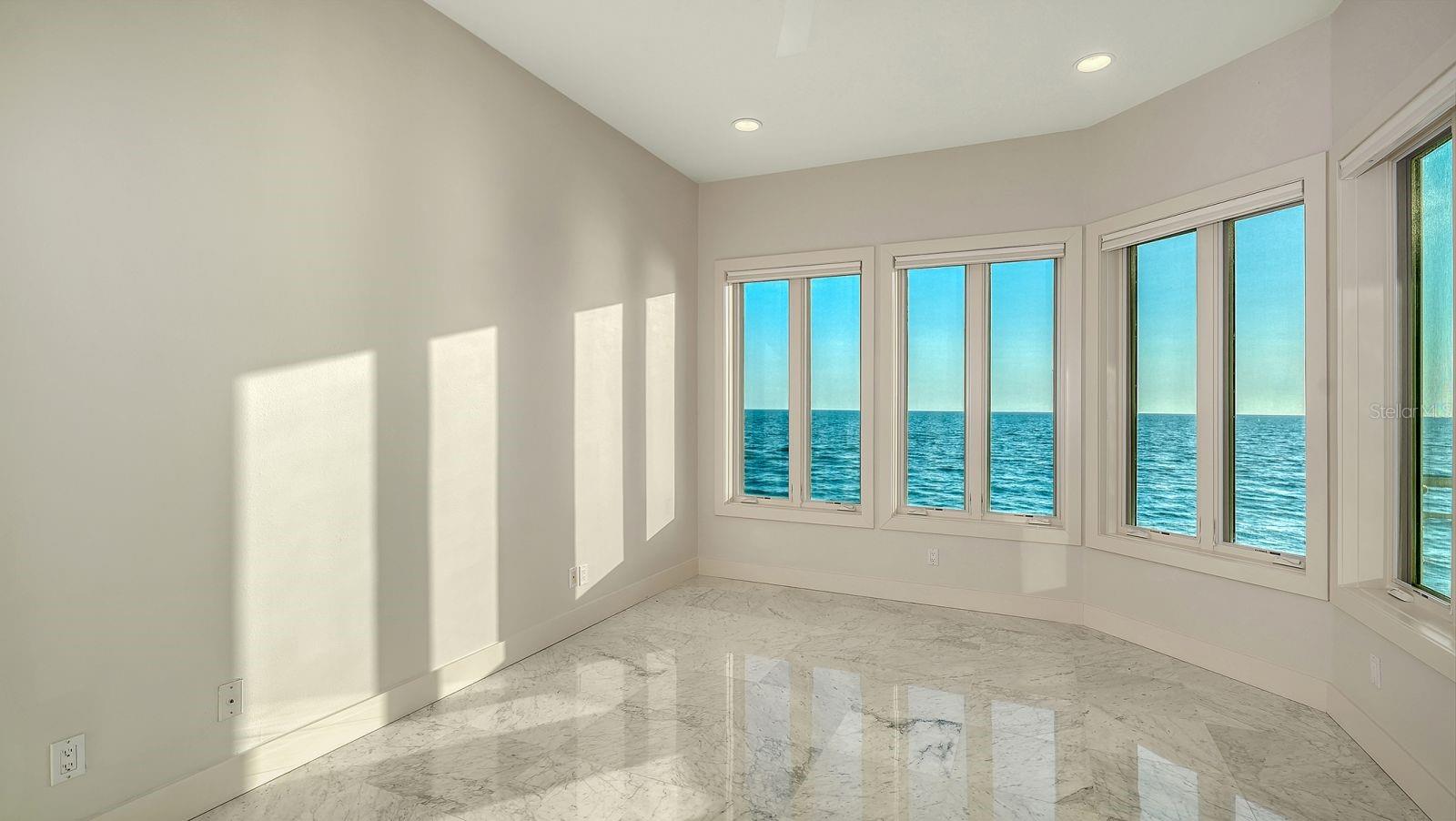 A4692471 Property Photo