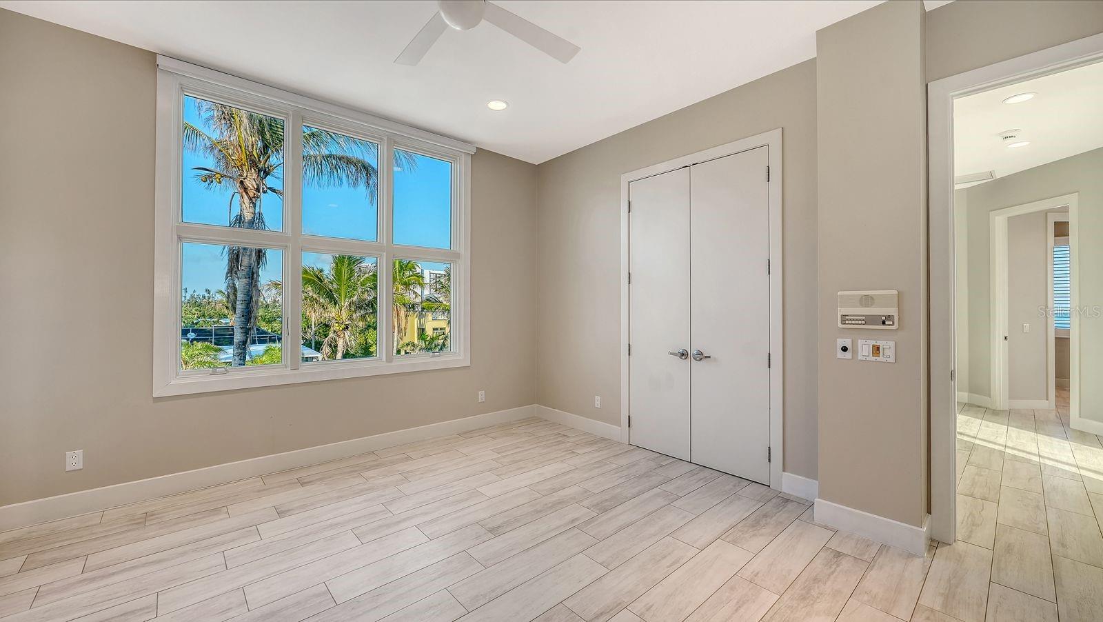A4692471 Property Photo