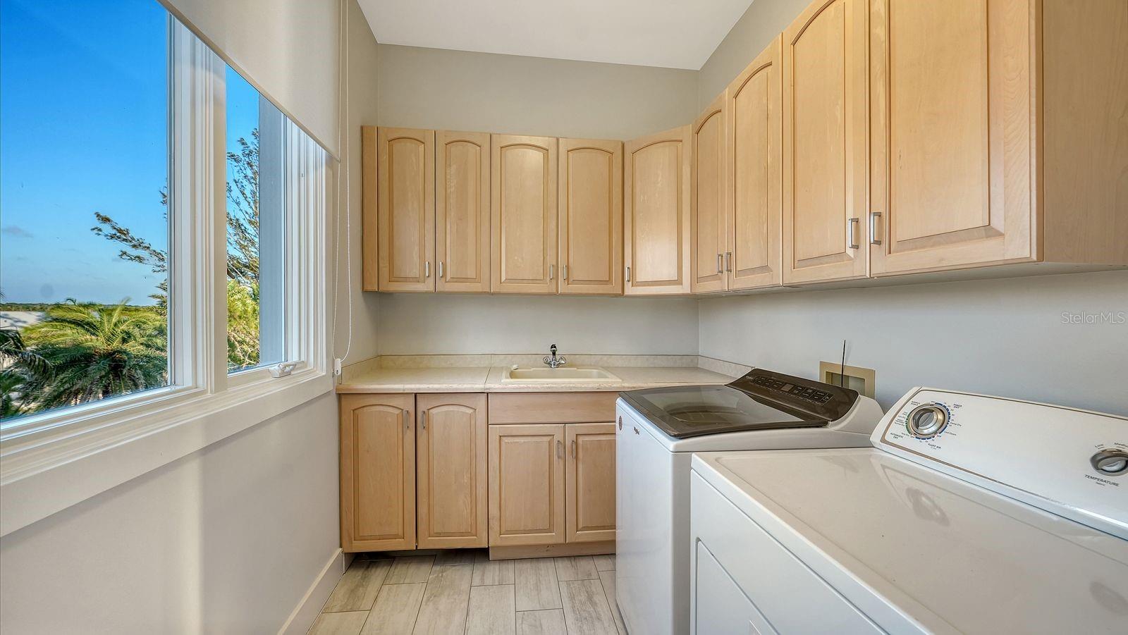 A4692471 Property Photo