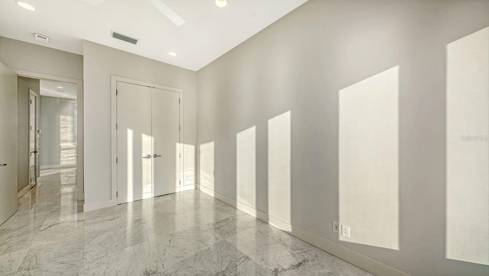 A4692471 Property Photo