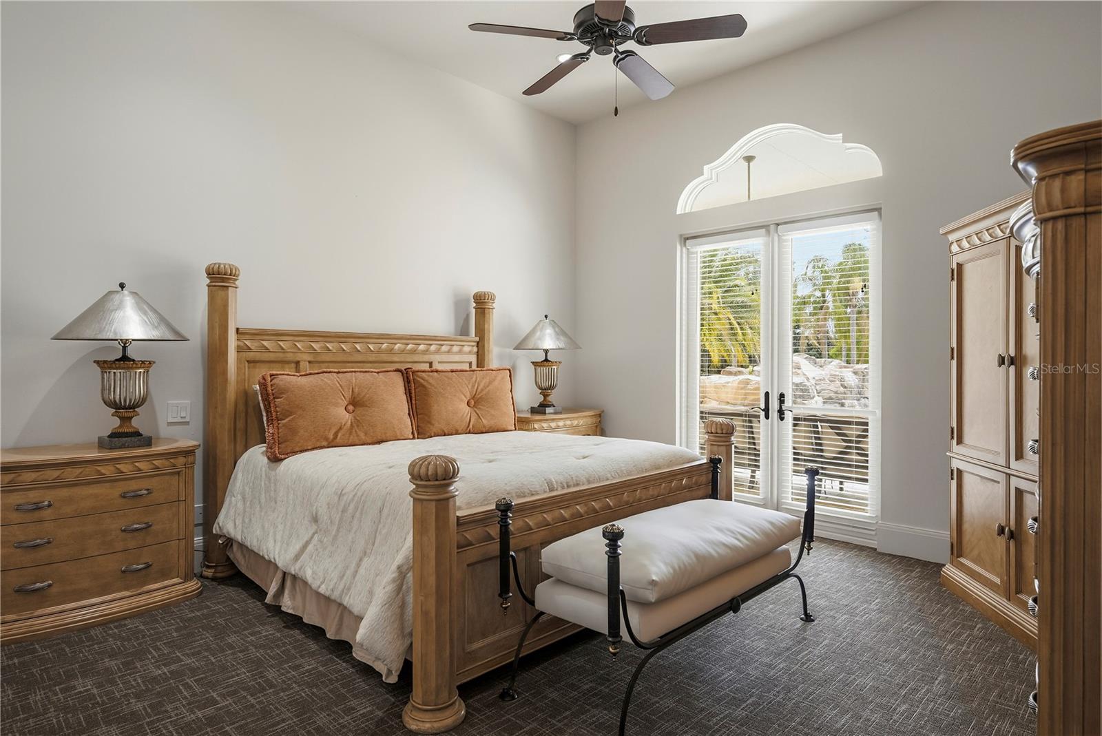O6404938 Property Photo