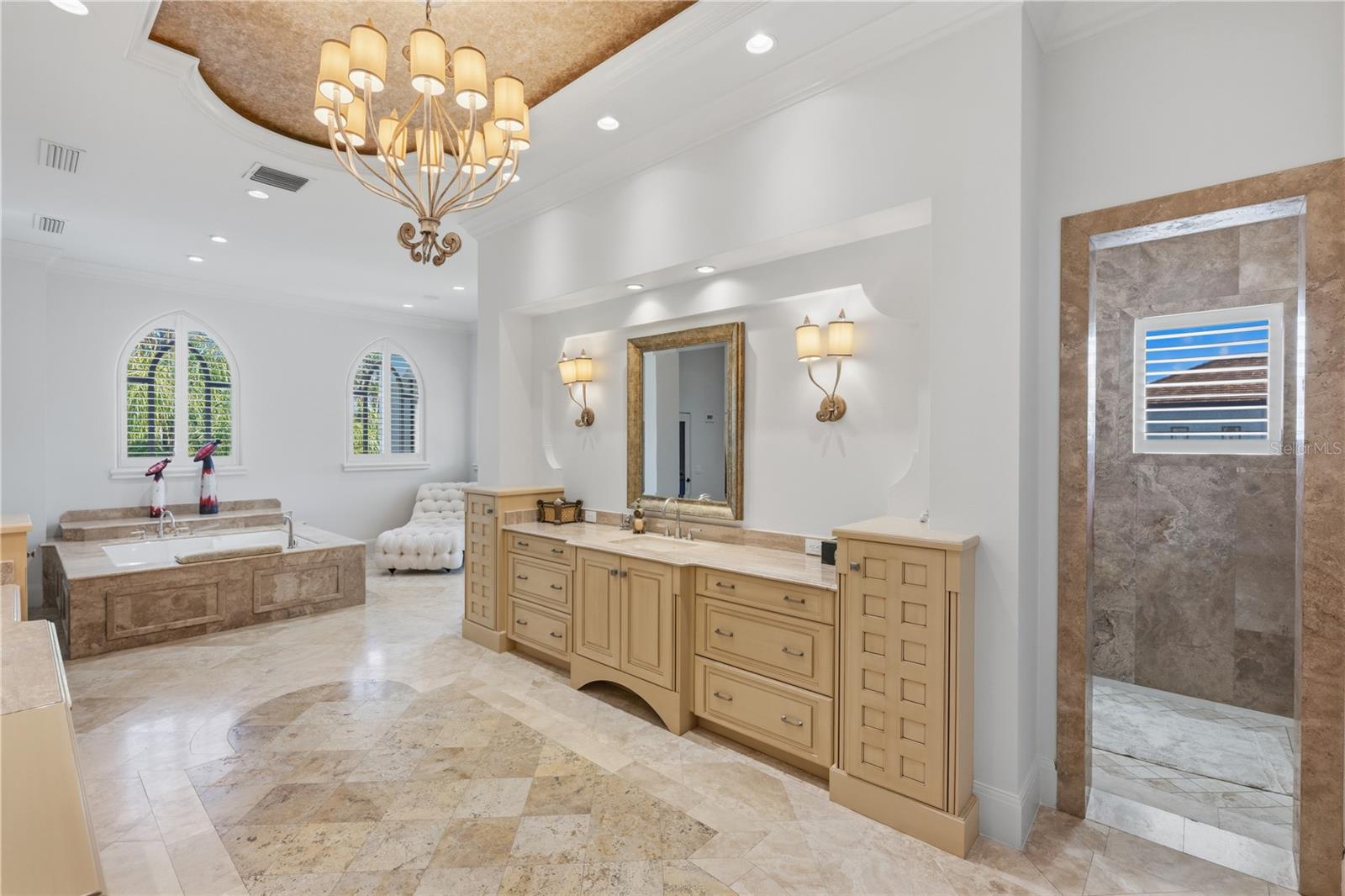 O6404938 Property Photo