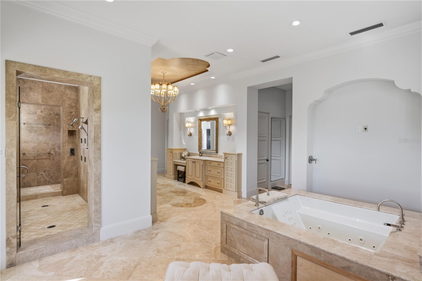 O6404938 Property Photo