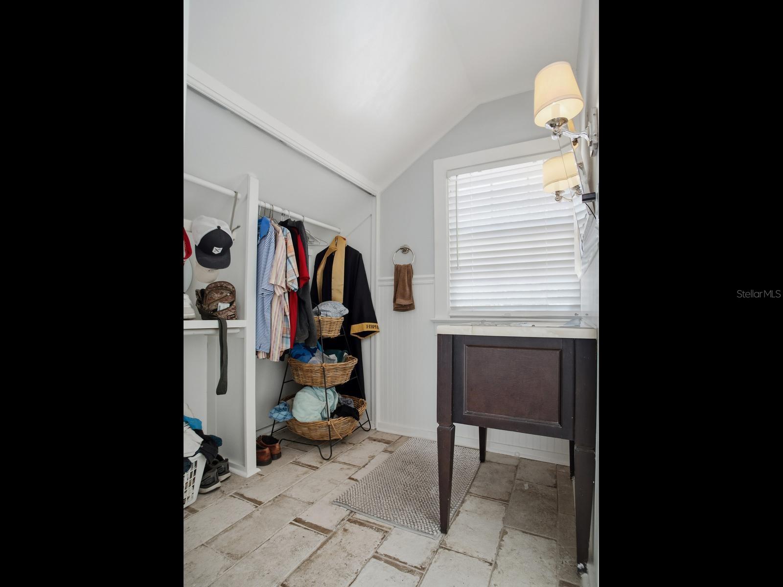 TB8505326 Property Photo