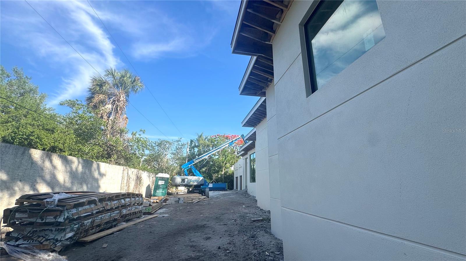A4693318 Property Photo
