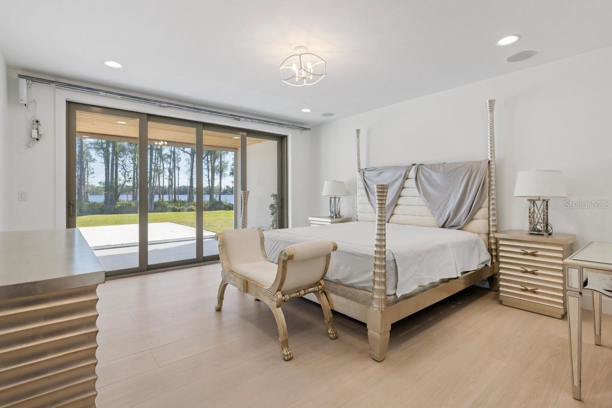 O6407102 Property Photo