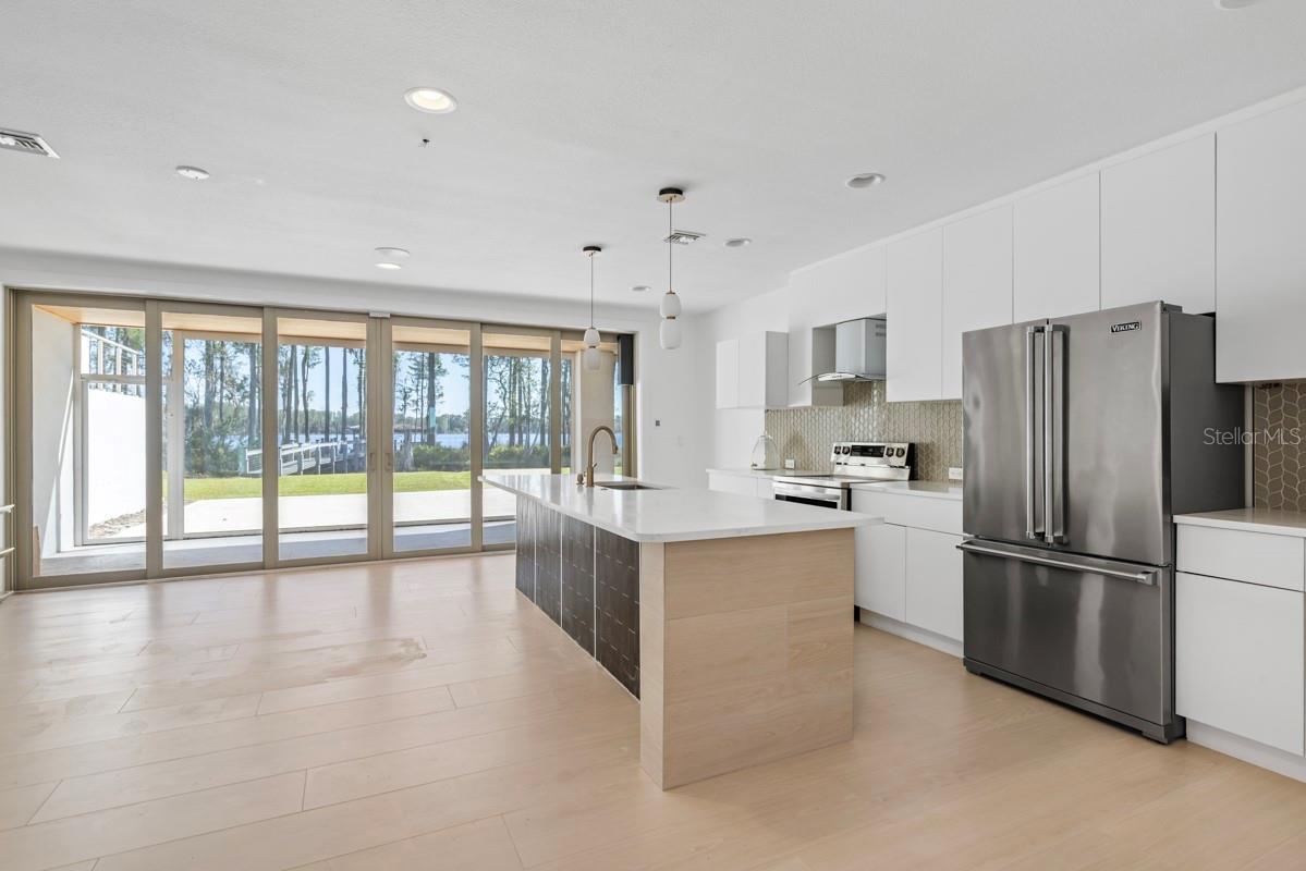 O6407102 Property Photo