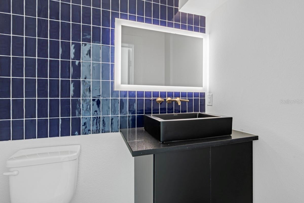 O6407102 Property Photo