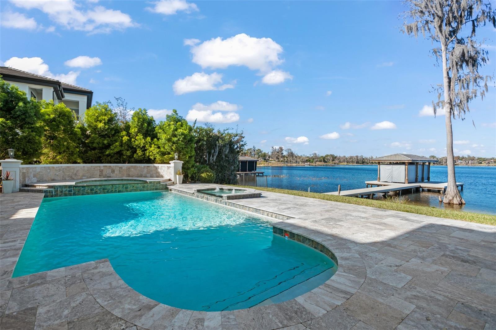 O6407107 Property Photo