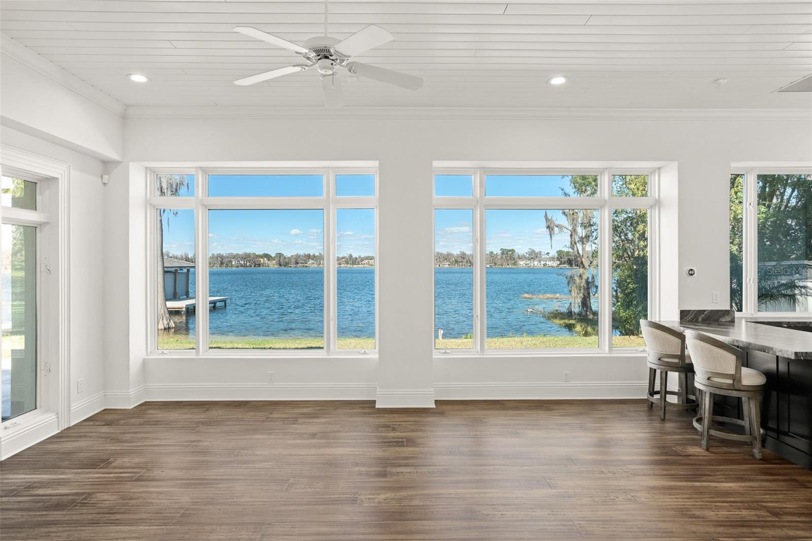 O6407107 Property Photo
