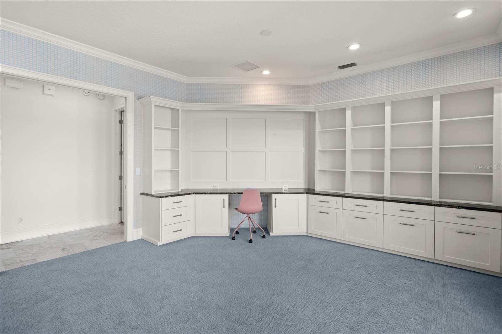 O6407107 Property Photo