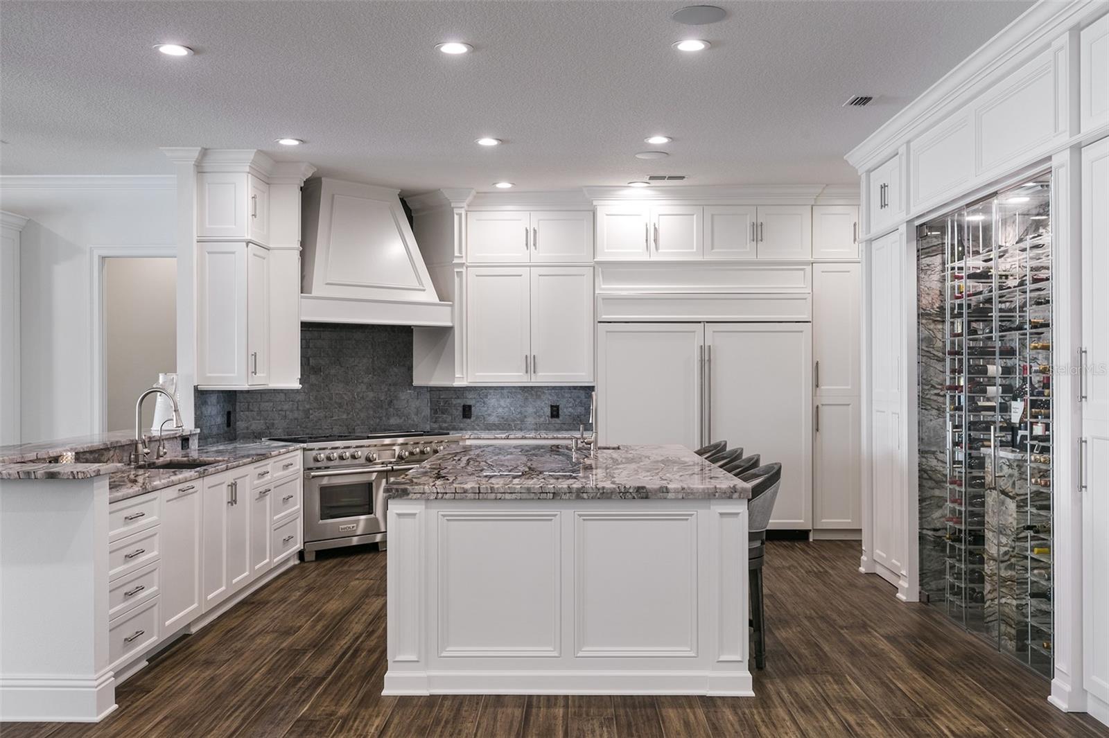 O6407107 Property Photo