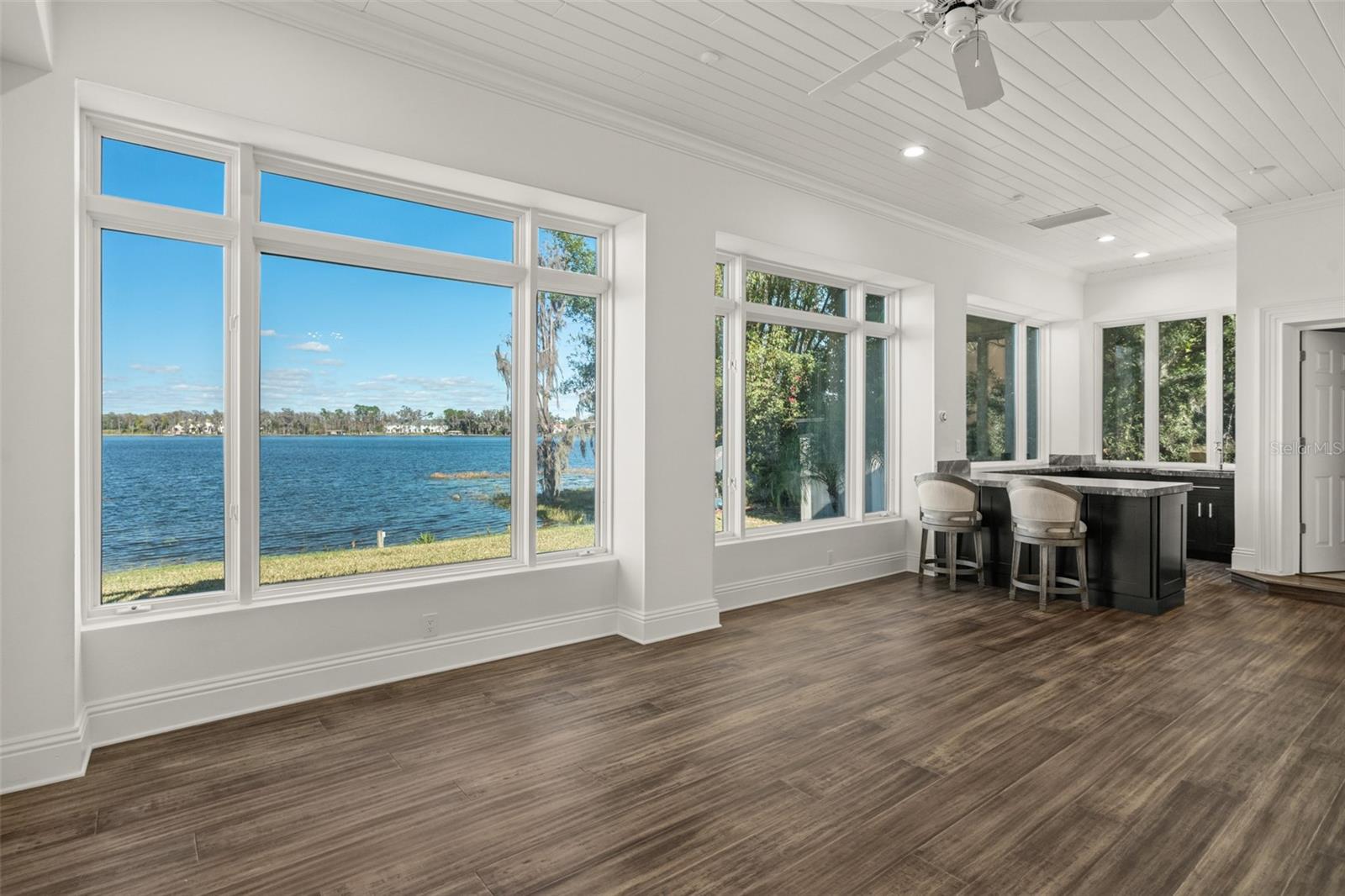 O6407107 Property Photo